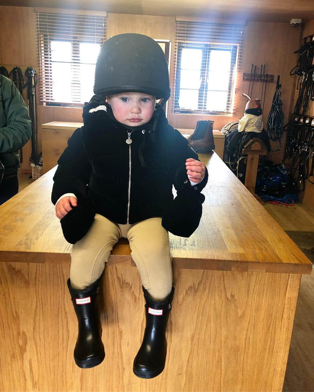 サム・フェアーズさんのインスタグラム写真 - (サム・フェアーズInstagram)「🐴 here she goes my little horse rider 😍」4月3日 0時52分 - samanthafaiers