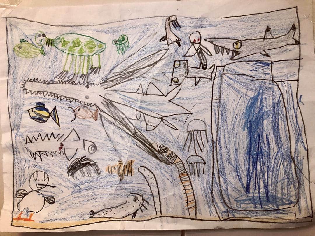 堀井亜生さんのインスタグラム写真 - (堀井亜生Instagram)「息子が描いた水族館の遠足の思い出。  私は飽き性な上、絵が苦手だったので、ちゃんと描き切れたことに感心しました！  １つ１つのお魚さんも可愛い😍  右はイルカの水槽🐬  #親バカ #弁護士 #ホンマでっか #ワーママ」4月3日 1時07分 - aoi_horii