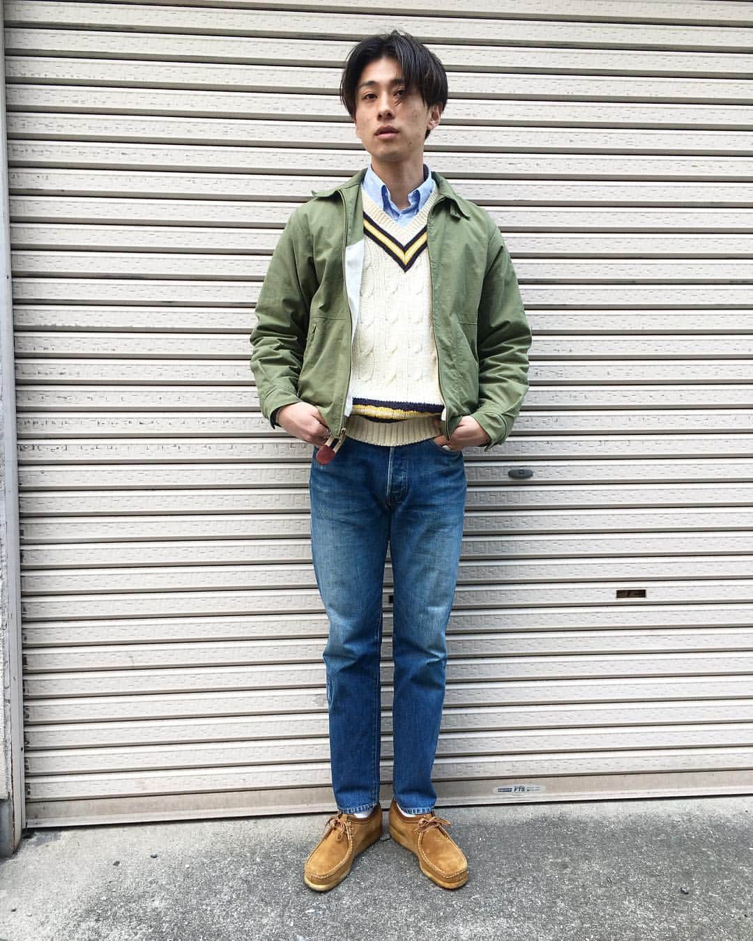 古田敬一さんのインスタグラム写真 - (古田敬一Instagram)「新元号、発表されましたね  令和ということで  なんとも美しいなぁ字だなぁと  昭和に生まれ、平成を経て、令和という新しい時代もうんと楽しんで生きて行きたいと思います  それはさておき  また最近寒くなってきましたので、まだまだニットを着てしまいますね  ドリズラーにBDシャツにチルデンセーター、色落ちしたリーバイス501にワラビー、やはりカジュアルでもレペゼンアイビーの私  色落ちしたデニムはトラッドスタイル以外ではカジュアルになりすぎるので、サイジング、アイテムチョイス、色味に気を付けました  こう見えてちゃんと色も拾っています、拾いにいってる感を出さない、この塩梅も大事です  トラッドばかりしているとカジュアルが弱くなる、逆もまた然りです  伸ばすは全て  2019令和ssも気張っていきたいと思います  #きみどり古田 #芸人 #よしもと #きみどり古田のスタイリング #yellowrat #brooksbrothers #6ボタン #dulynkintwear #tildensweater #barronshunter #levis501 #80s #redline #madeinusa #hushpuppies #wallabee #ivy #takeivy #ivylook #ivyfashion #50s #60s #令和 #2019令和ss」4月3日 1時49分 - keiichi_furuta0721