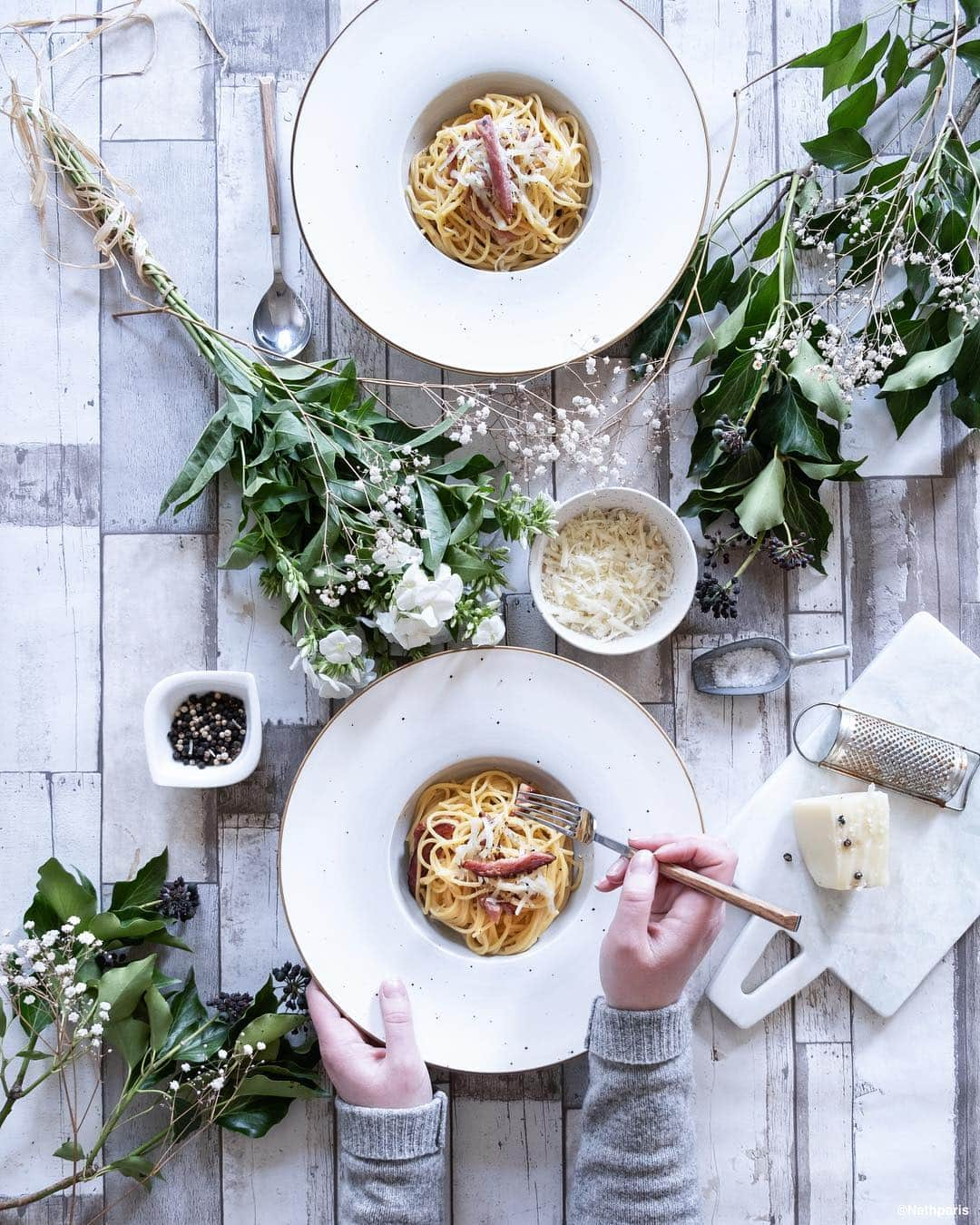 nathparisさんのインスタグラム写真 - (nathparisInstagram)「Today i prepare the traditional recipe for carbonara!  For this #carbonaraday i decided to share with you guys my favorite pasta recipe in the whole world. Dear @clemfoodie can you make anything better that this? I know you love #carbonara at least as much as i do!  Come sit with me to enjoy this delicious dish. #carbonarachallenge #adv @barilla」4月3日 1時51分 - nathparis