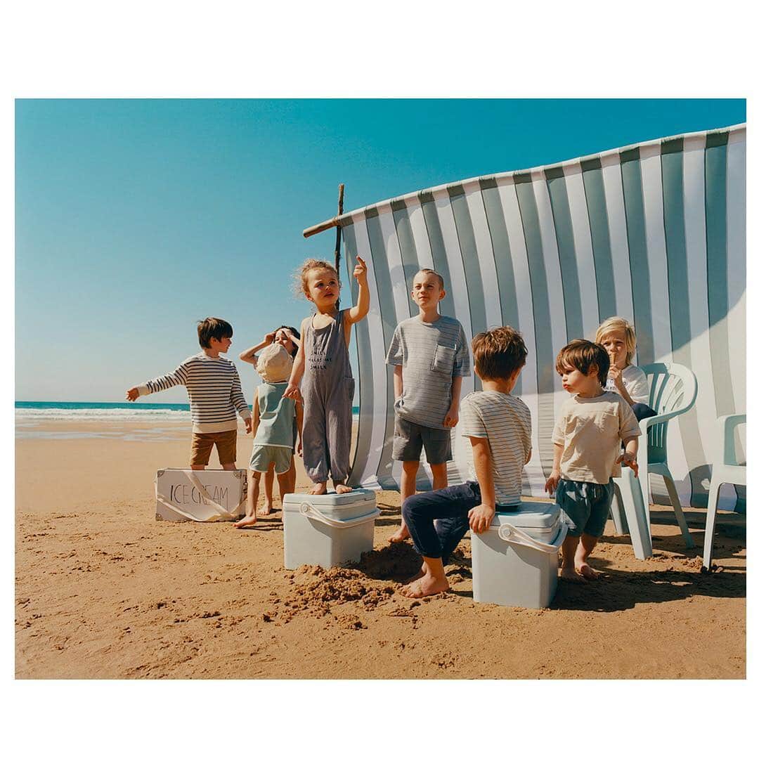 ZARAさんのインスタグラム写真 - (ZARAInstagram)「New concept collection for @zarakids | Essentials is our newest special online kids collection composed by simple and comfortable garments easy to wear and combine」4月3日 2時01分 - zara
