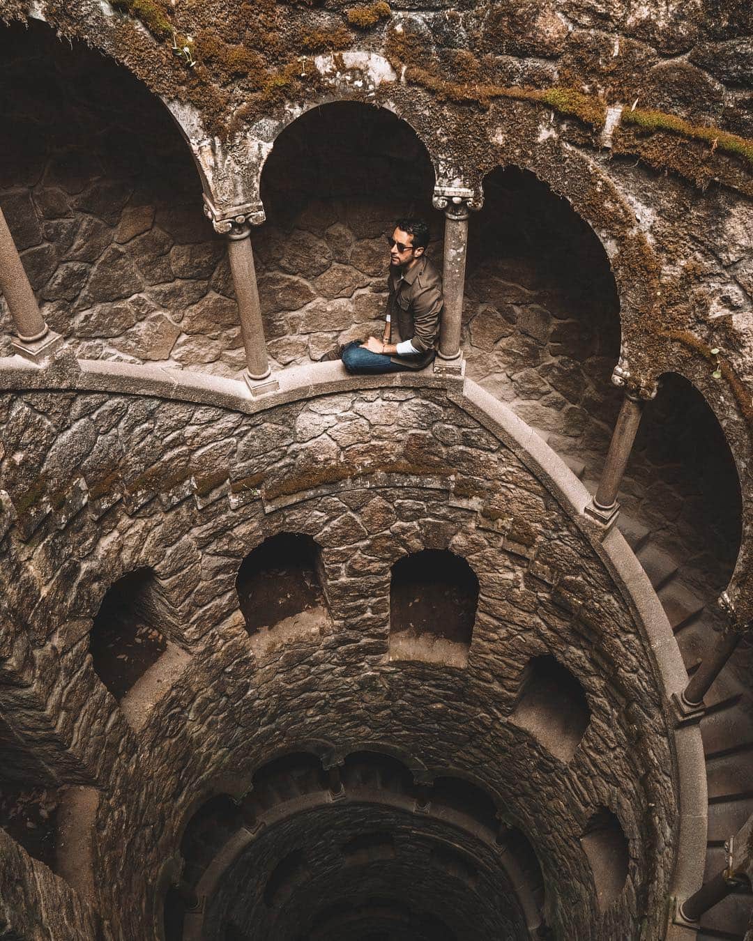 Sezgin YILMAZのインスタグラム：「the world is yours to explore..」