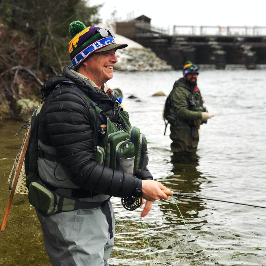 L.L.Beanさんのインスタグラム写真 - (L.L.BeanInstagram)「Yesterday the @bootmobile team was in Grand Lake Stream to celebrate the first official day of open-water fishing in Maine! With cold temps, snow squalls and plenty of biting fish, it was a classic opening day for Maine fishermen and women – we wouldn’t have it any other way. 🎣 #beanoutsider」4月3日 2時42分 - llbean
