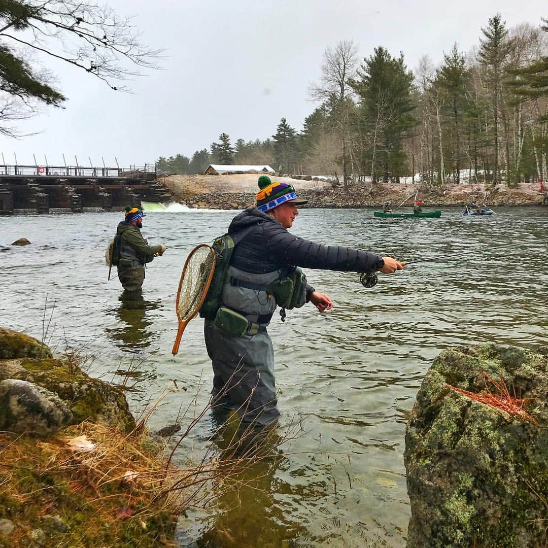 L.L.Beanさんのインスタグラム写真 - (L.L.BeanInstagram)「Yesterday the @bootmobile team was in Grand Lake Stream to celebrate the first official day of open-water fishing in Maine! With cold temps, snow squalls and plenty of biting fish, it was a classic opening day for Maine fishermen and women – we wouldn’t have it any other way. 🎣 #beanoutsider」4月3日 2時42分 - llbean