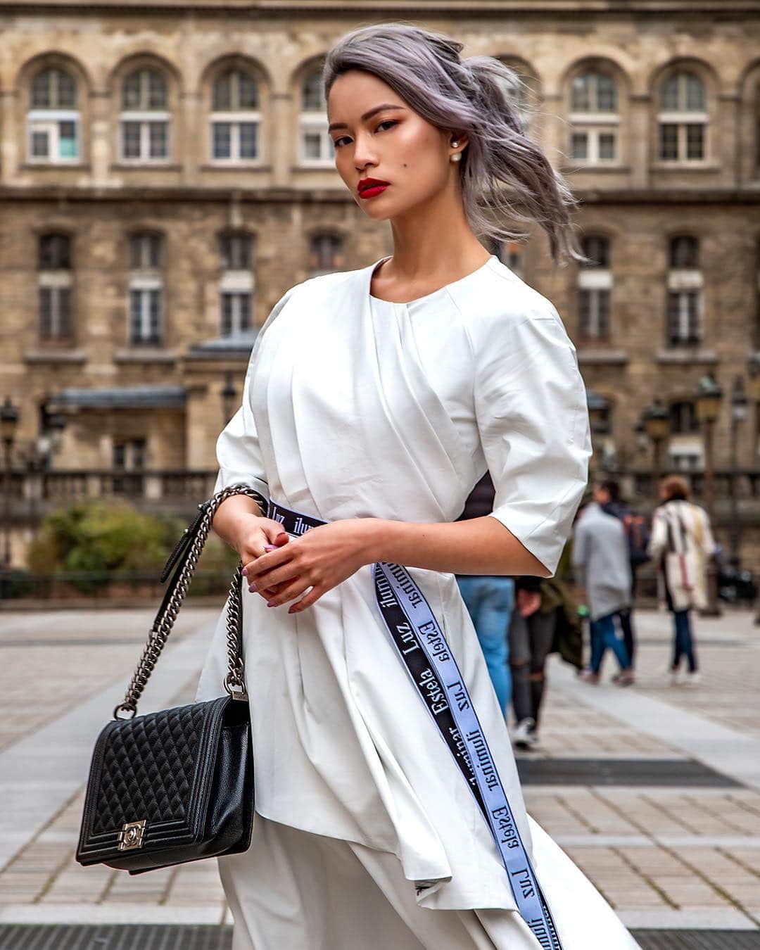 のインスタグラム：「For some reason, I felt like Sophie from Howl’s Moving Castle in this dress ☺️🥰 Dress by @the.kochetkova @kochetkova.moscow  Belt: @snidel_usa @snidel_official  Photo: @vectorfilmproductions  #paris #ootd」