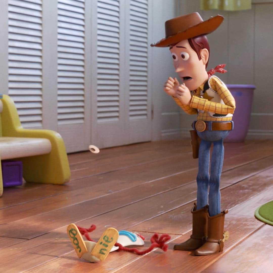 Disney Pixarさんのインスタグラム写真 - (Disney PixarInstagram)「Swipe for a surprise. 💫 #ToyStory4」4月3日 3時05分 - pixar