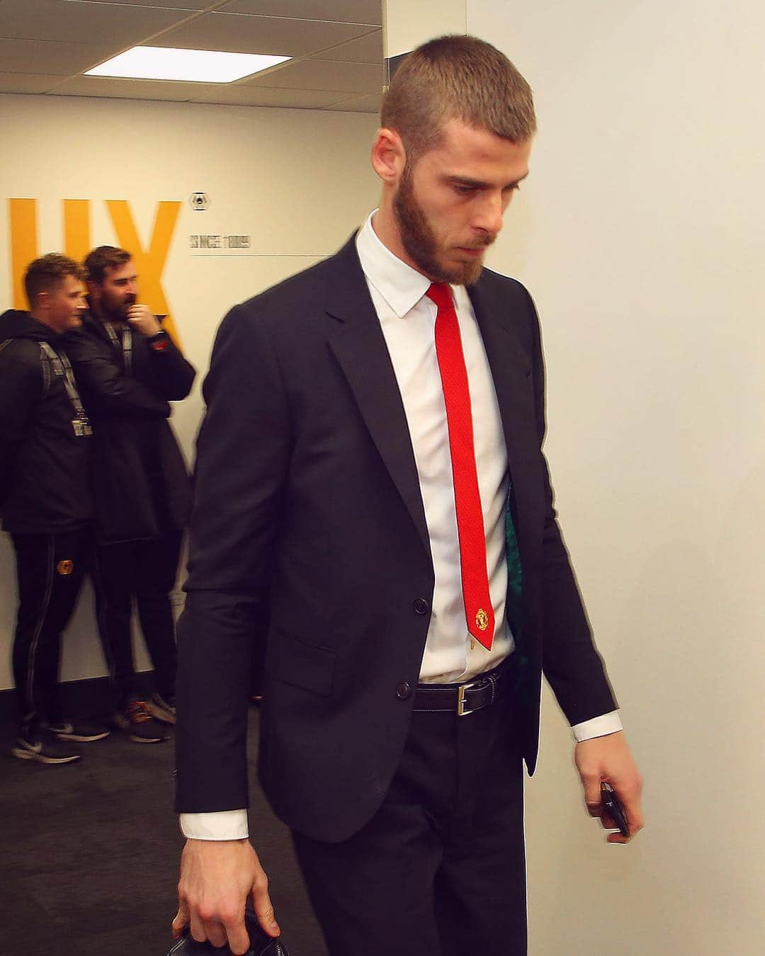 マンチェスター・ユナイテッドさんのインスタグラム写真 - (マンチェスター・ユナイテッドInstagram)「🤵 Arriving for #WOLMUN in style... #MUFC」4月3日 3時07分 - manchesterunited