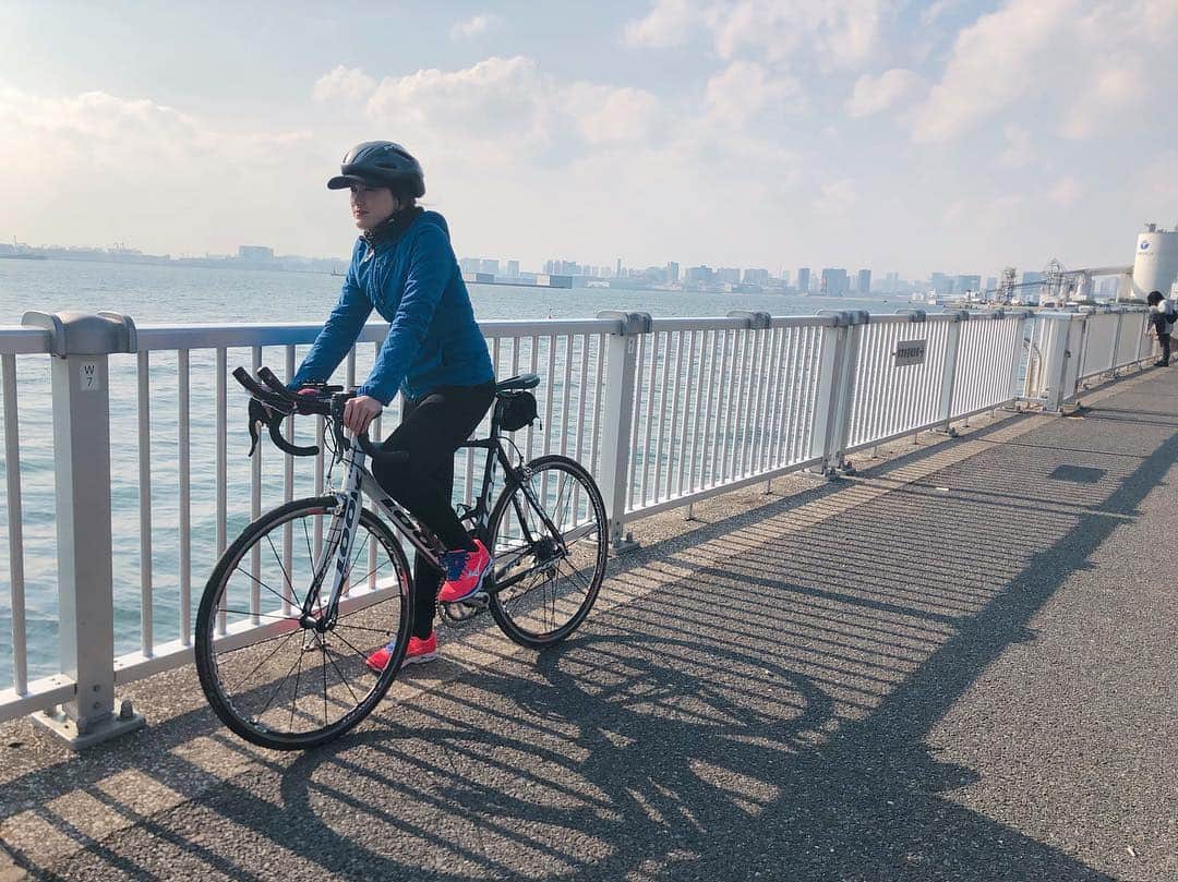 宮坂灯里さんのインスタグラム写真 - (宮坂灯里Instagram)「はじめて自転車で40㎞走った！  #cycling #サイクリング #海」4月3日 12時32分 - m.akari27