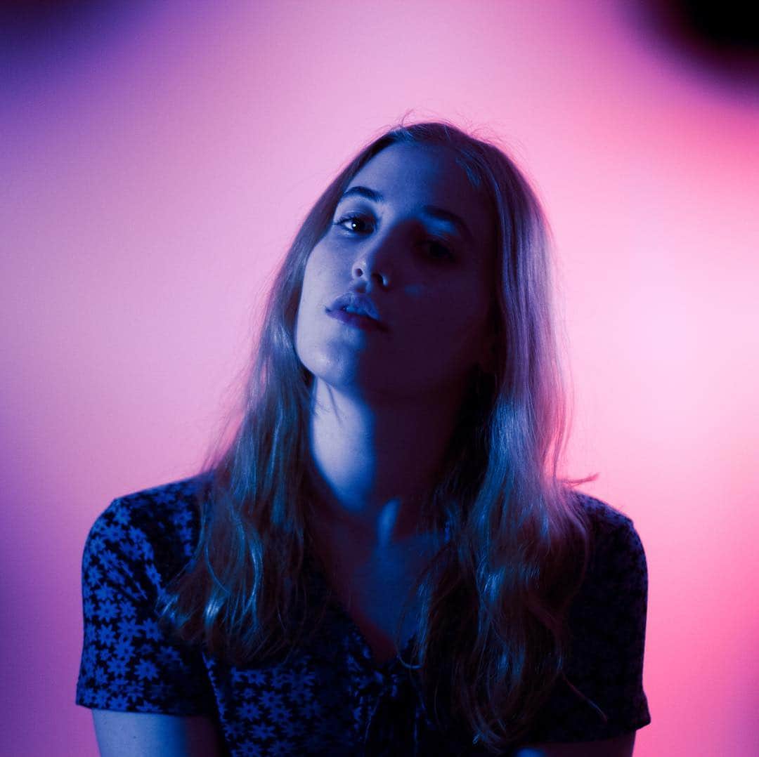 ホステス・エンタテインメントさんのインスタグラム写真 - (ホステス・エンタテインメントInstagram)「ハッチー @hihatchie のちょっと切ない恋心がつまった柔らかなシンセポップ「Stay With Me」のMVが公開💗待望のデビュー・アルバム『キープセイク』は6/21リリース💿」4月3日 12時43分 - hostessentertainment