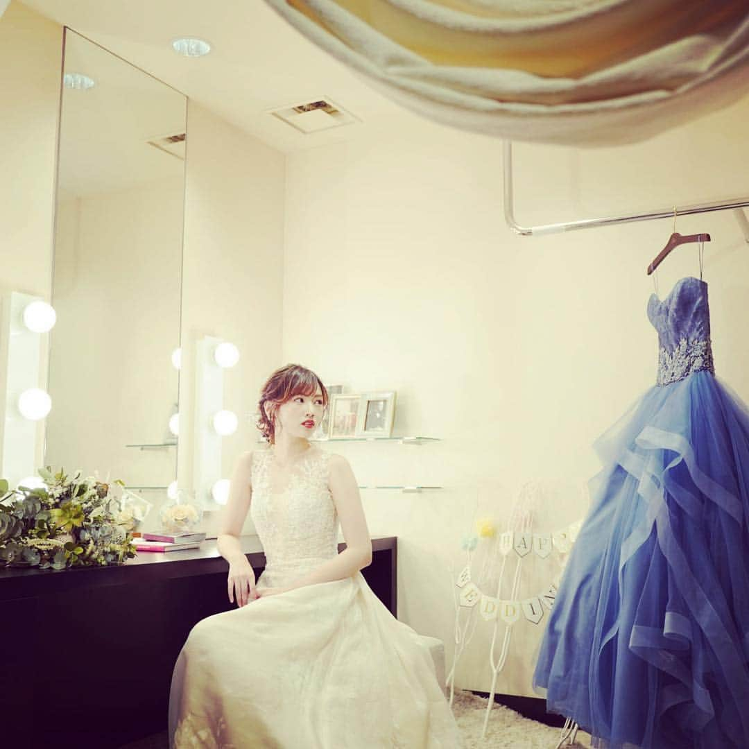 ホテル イル・パラッツォ（Small Laxury Weddさんのインスタグラム写真 - (ホテル イル・パラッツォ（Small Laxury WeddInstagram)「式までは、まだ時間はある。だけどすこしでも早く行って、気持ちを落ち着かせたい・・・そんなおふたりのために、全部で３部屋あるブライズルームのを一日中自由に使っていただけます。ご両親とゆっくり語り合ったり、最高の笑顔のためにリラックスしたり、ここで過ごす時間も、一生の想い出になるはずです。  #ilpalazzo #wedding #hotel #ウェディング #結婚式 #ウェディングレポ #ウェディング小物 #ウェディングフォト #フォトスポット #プレ花嫁 #日本中のプレ花嫁さんと繋がりたい #日本中の花嫁さんと繋がりたい #プレ花嫁準備 #プレ花嫁デビュー #japan #福岡 #前撮り #後撮り #結婚準備 #花嫁 #ブライダル #ナイトウェディング #卒花嫁 #ドレス迷子 #婚礼 #결혼식 #일본」4月3日 12時43分 - true_wedding