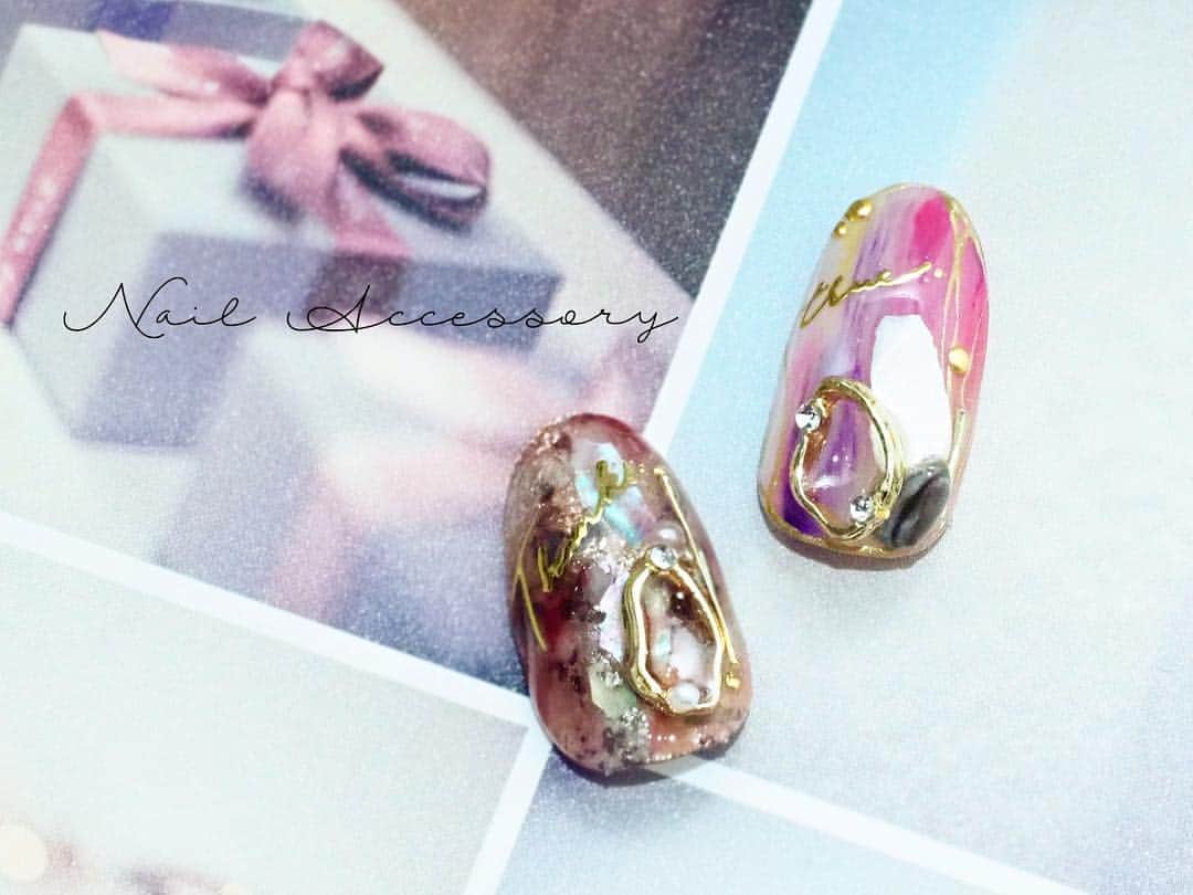 ネイルショップTATさんのインスタグラム写真 - (ネイルショップTATInstagram)「new item pickup！ ・ ━━━━━━━━━━━━━ 100996　ネイルアクセサリー ビジュー付きフレーム ・ ・ ニュアンスネイルができる ビジューがついたフレーム✨ ・ これをのせるだけで簡単に お洒落アートが作れます*:＊.·°✲ ・ ・ ━━━━━━━━━━━━━ ・ 詳しくはTATホームページ NEW ARRIVALをチェック！✔ ・ ・ #nail #nails #tat #ネイルアート #nailshoptat #ティーエーティー#japan #しぇあねいる #ネイルパーツ #ジェルネイル　 #ネイルデザイン #アートパーツ#ニュアンスネイル #ニュアンスパーツ #フレームパーツ#ネイルアクセサリー」4月3日 12時49分 - nailshoptat