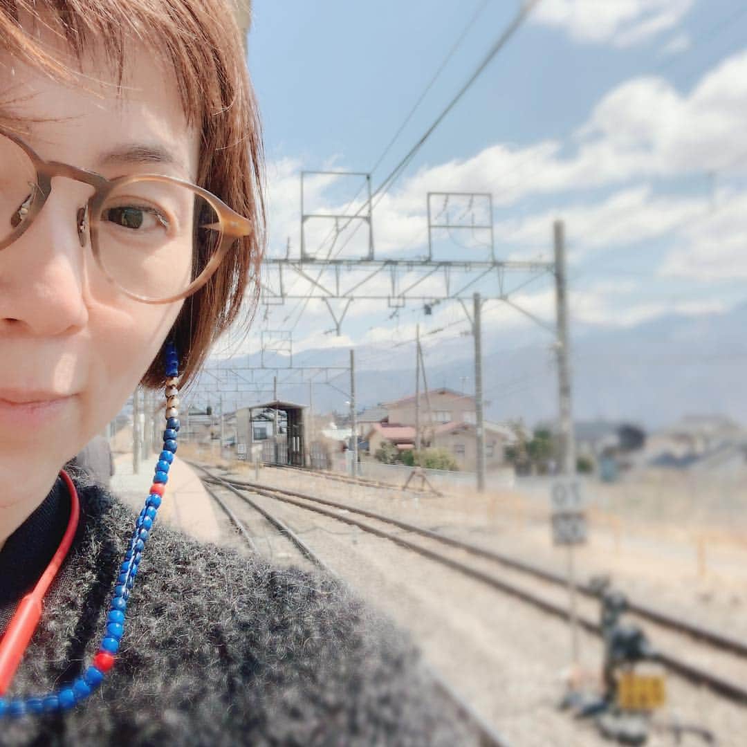 のインスタグラム：「トンボ帰りなりー。 ★ #無念 #私のミス #たそがれて久しぶりにEBTGのEDEN聴いてる #風がづめだい🥶」
