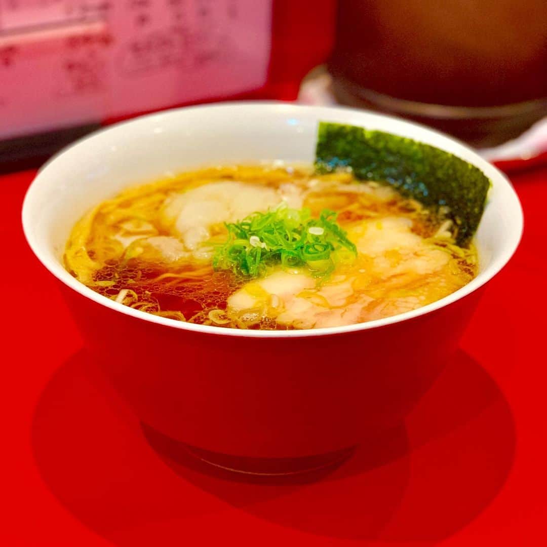 松尾貴史さんのインスタグラム写真 - (松尾貴史Instagram)「「 #カドヤ食堂 」の #雲呑麺 。 これは「こだわり」などというくだらないものではなく、「究め」でしょうか。この探究にただ頭が下がります。  #大阪一 #中華そば」4月3日 12時58分 - kitsch.matsuo