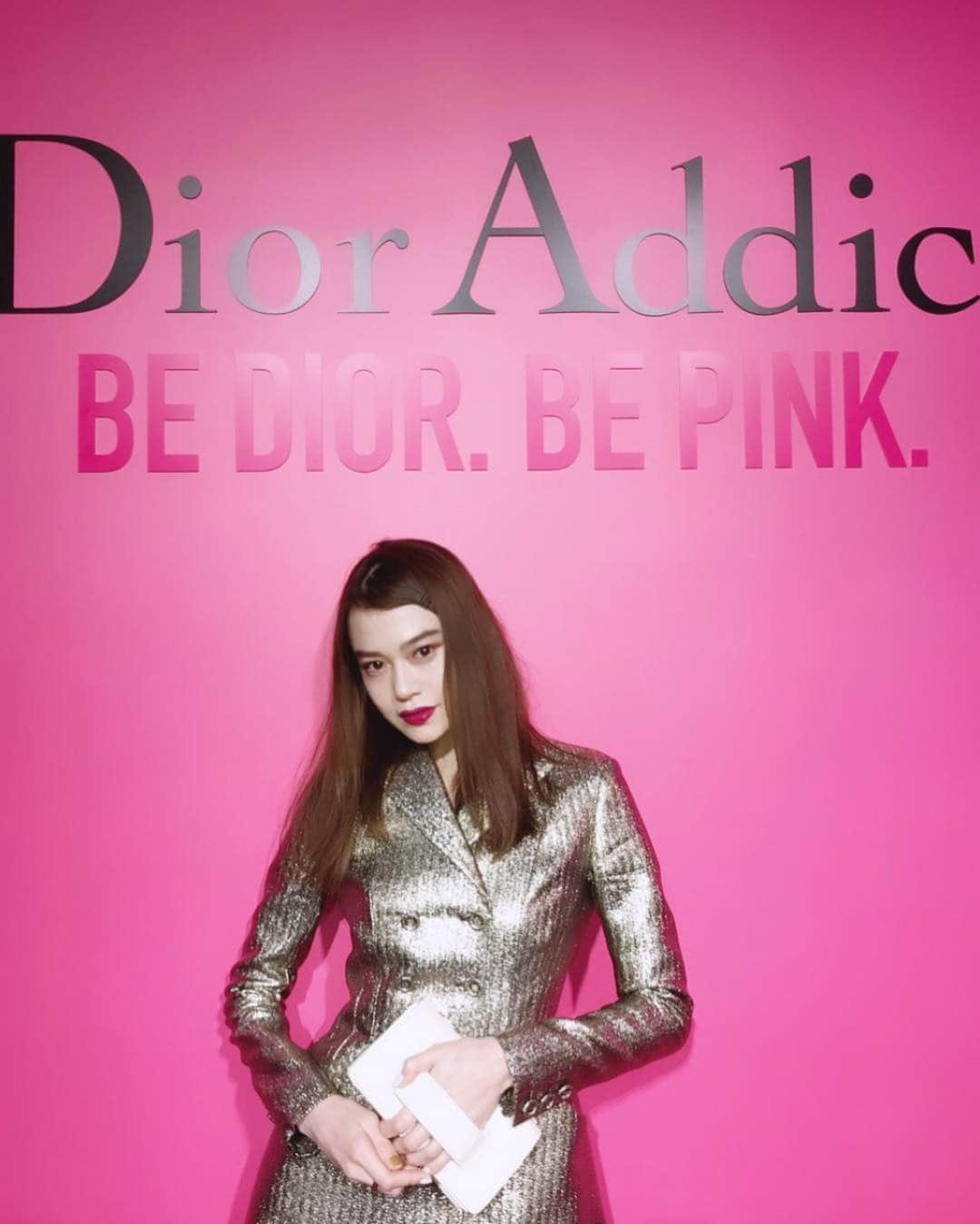 野崎智子さんのインスタグラム写真 - (野崎智子Instagram)「"DIOR ADDICT CITY" 渋谷hotel koeで期間限定で ポップアップをやってるよ💄 setup&bag @dior  thanks @diormakeup  #ディオールステラーシャイン #DIORADDICT  #BEDIORBEPINK」4月3日 13時40分 - tomoconozaki