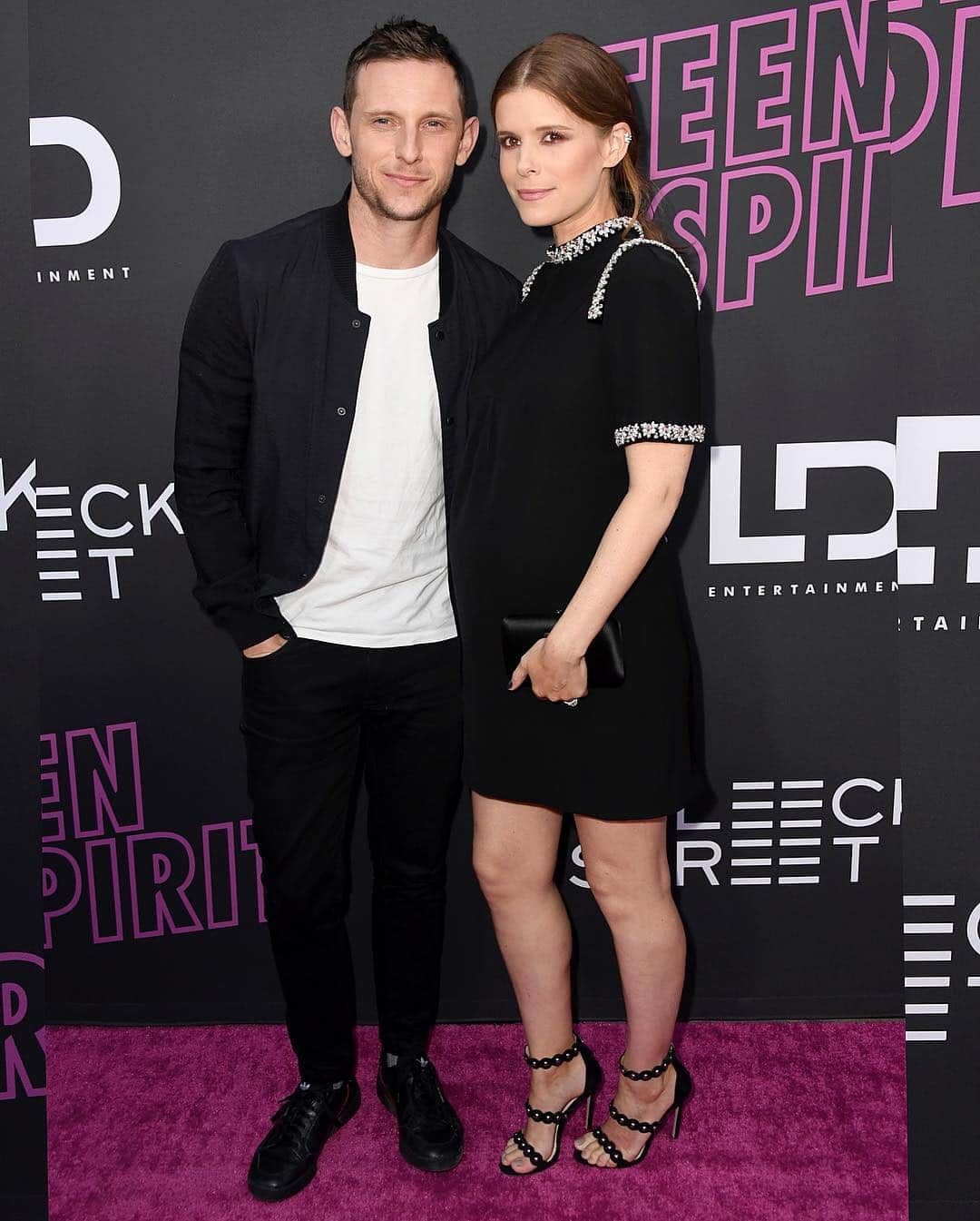 Just Jaredさんのインスタグラム写真 - (Just JaredInstagram)「Jamie Bell & pregnant wife @katemara step out for the “Teen Spirit” premiere! #JamieBell #KateMara #TeenSpirit Photos: Getty」4月3日 13時45分 - justjared