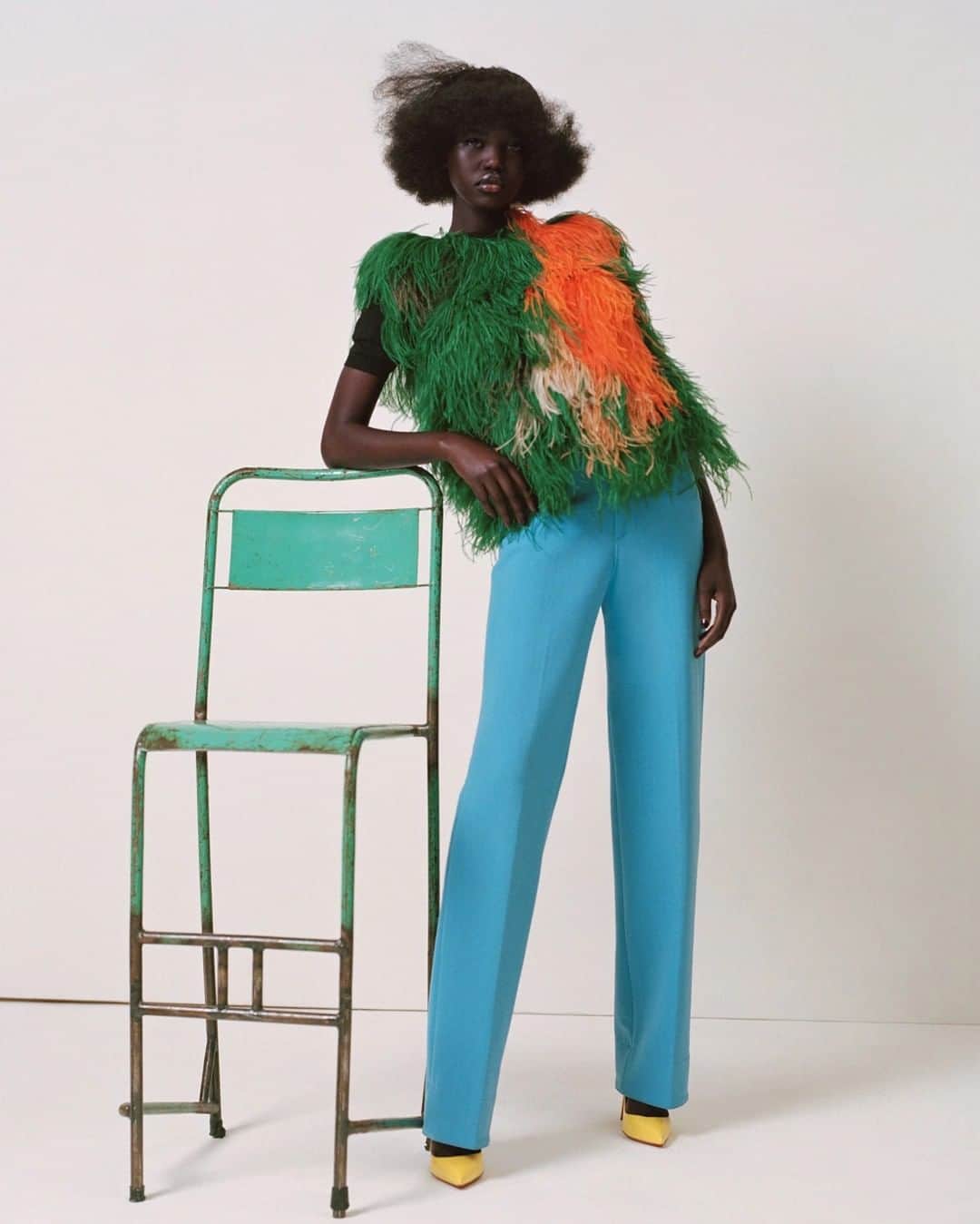 i-Dさんのインスタグラム写真 - (i-DInstagram)「Who's that one person you can always lean on? 💚⁣⁣ ⁣⁣ @campbelladdy shot @adutakech in the most powerful fashions of the season. 💪 ⁣⁣ ⁣⁣ See more from the shoot on i-D.co! ⁣⁣ ⁣⁣ [The Homegrown Issue, no. 355, Spring 2019.]⁣⁣⁣ .⁣⁣⁣ .⁣⁣⁣ .⁣⁣⁣ Photography @campbelladdy ⁣⁣⁣ Styling @sarrjamois⁣⁣⁣ @adutakech wears Top @loewe. BODYSUIT STYLIST’S OWN. Trousers @kwaidaneditions Shoes @louboutinworld.⁣⁣」4月3日 5時00分 - i_d
