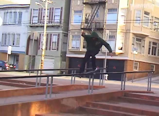 スラッシャーのインスタグラム：「👉🏽 @rippy_shitskinz ‘Skrimp Mode’ part is LIVE on ThrasherMagazine.com 🍤 Filmed by @andresbill」
