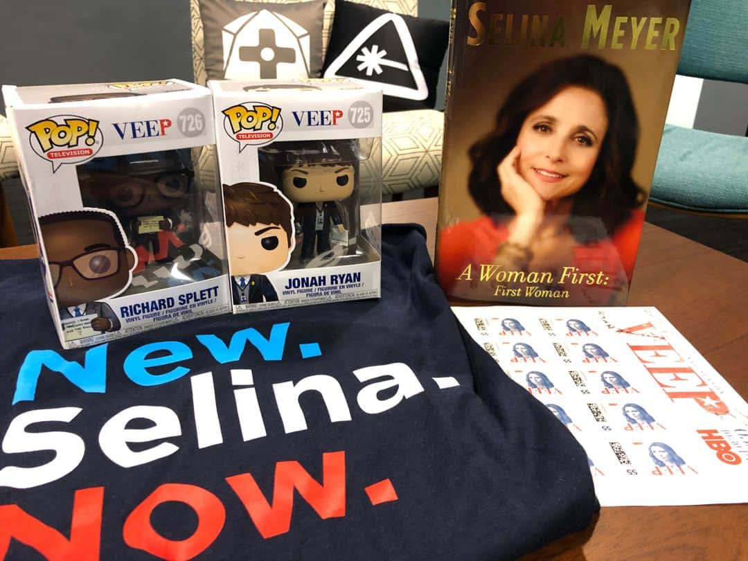 クリス・ハードウィックさんのインスタグラム写真 - (クリス・ハードウィックInstagram)「We’re going to miss our POTUS/Queen! Thankfully, we can truly remember Selina Meyer forever through these @OriginalFunko figures, a rocking shirt, her book, and these… stamps. NEW SELINA NOW.  Catch the final season of @VeepHBO on Sunday nights at 10:30pm, or stream it on HBO Now! play.hbonow.com  #veep  #hbonow」4月3日 5時29分 - nerdist