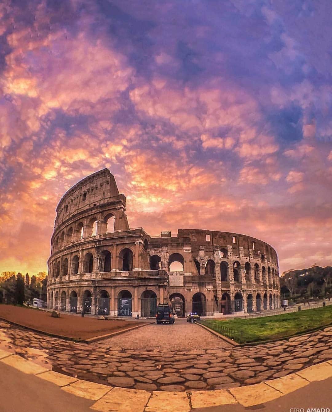 のインスタグラム：「Enjoy this recent photo at @igersroma by @ciroamado #igersRoma #buongiornoroma #roma #igers」