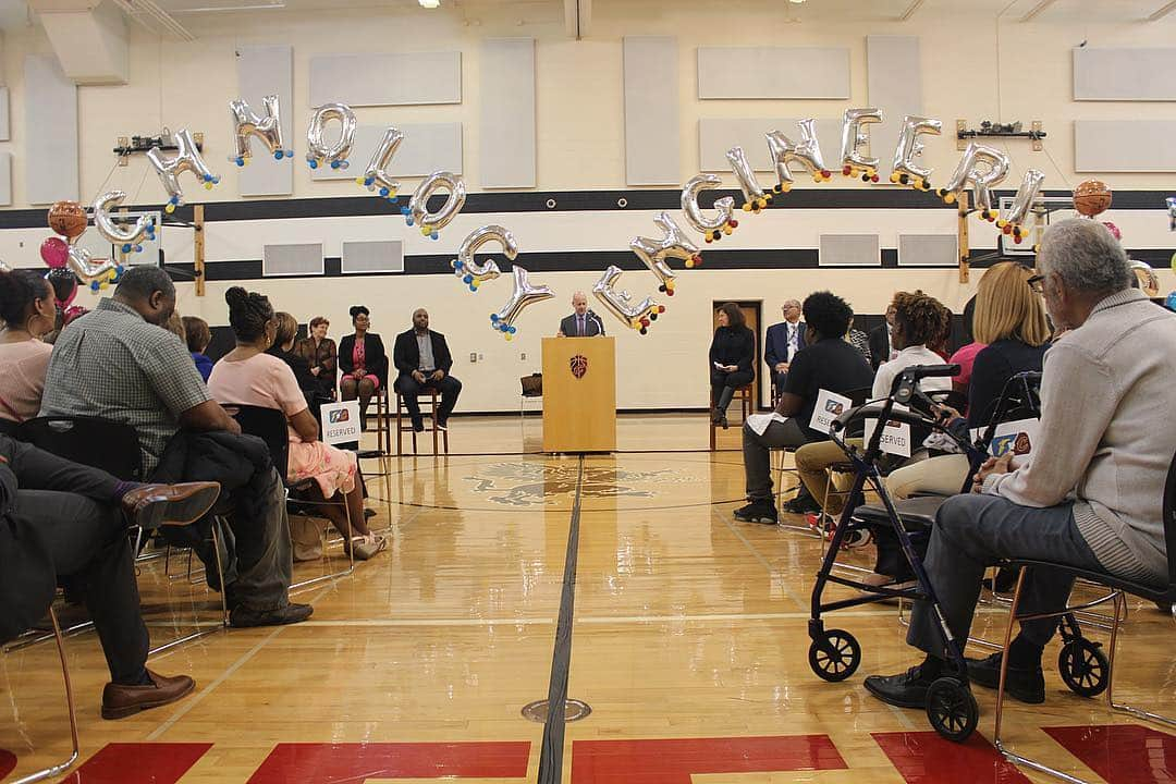 キャブスさんのインスタグラム写真 - (キャブスInstagram)「We’re excited to unveil the renovated #STEMLab at Buchtel Community Learning Center today!  Through our partnership with @Goodyear, we’re funding $1 million of support to STEM (Science, Technology, Engineering & Mathematics) programs in Akron Public Schools and the Cleveland Metropolitan School District.  #CavsCare」4月3日 5時33分 - cavs