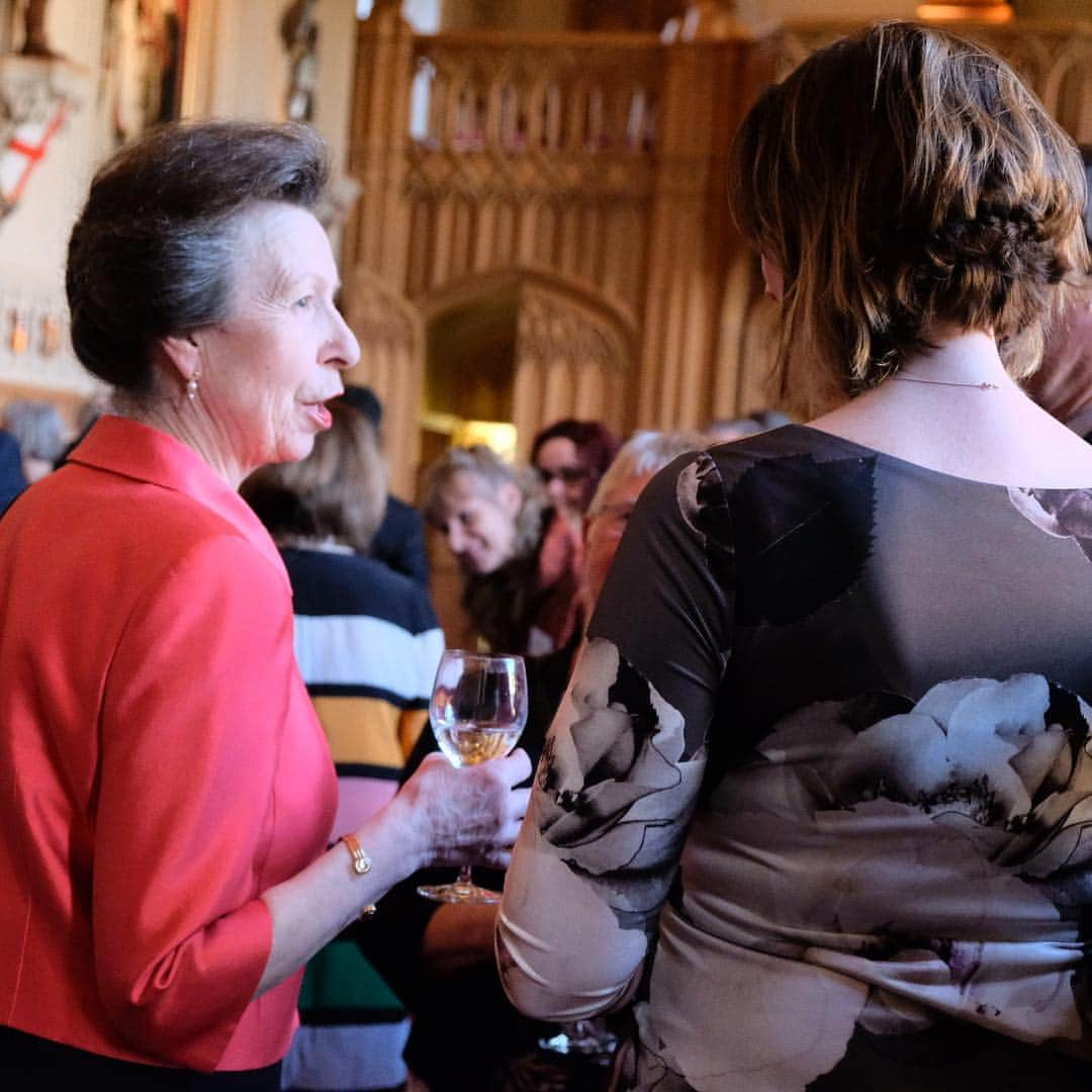 ロイヤル・ファミリーさんのインスタグラム写真 - (ロイヤル・ファミリーInstagram)「The Queen has hosted a reception at Windsor Castle in celebration of the centenary of the National Council for Voluntary Organisations.  The Princess Royal and The Duke and Duchess of Gloucester also attended the reception.  The NCVO represents a diverse community of over 14,000 member organisations of all sizes – a third of the voluntary sector workforce in England - and the reception highlighted the achievements of voluntary action over the last 100 years.  Tonight, The Queen met volunteers from all different charities including Louise Munro who is Helpforce’s Young Volunteer of the Year. She has a chronic condition yet volunteers at hospitals to take care of the elderly, and those on orthopaedics and stroke wards. Find out more by following our Instagram story.」4月3日 5時53分 - theroyalfamily