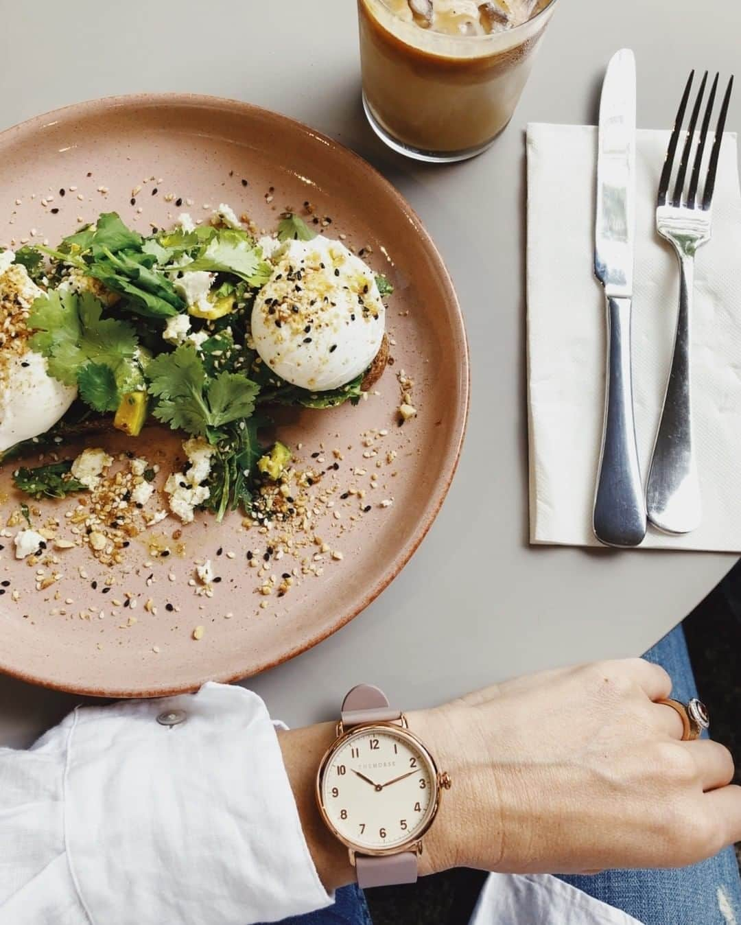 The Horseさんのインスタグラム写真 - (The HorseInstagram)「But first coffee... What's your GO TO breakie order?⠀⠀⠀⠀⠀⠀⠀⠀⠀ -⠀⠀⠀⠀⠀⠀⠀⠀⠀ Let us know below ↓ ↓ ↓ Heritage in Blush shown.⠀⠀⠀⠀⠀⠀⠀⠀⠀ -⠀⠀⠀⠀⠀⠀⠀⠀⠀ Breakie at Eliette by @whitehorsecoffee⠀⠀⠀⠀⠀⠀⠀⠀⠀ ⠀⠀⠀⠀⠀⠀⠀⠀⠀ ⠀⠀⠀⠀⠀⠀⠀⠀⠀ ⠀⠀⠀⠀⠀⠀⠀⠀⠀ #watches #time #watchaddict #watchaddiction #watchlovers #onlineshopping #womesfashion #mensfashionstyle #thehorse  #coffee #breakfast #caffelife」4月3日 6時02分 - the_horse