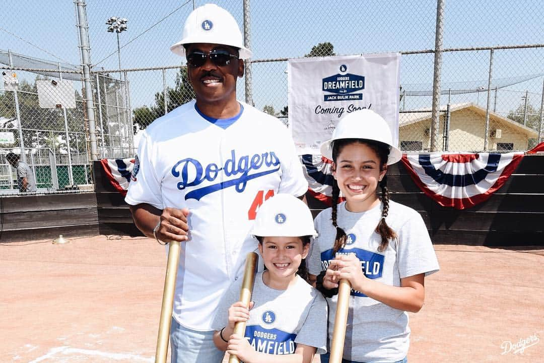 Los Angeles Dodgersさんのインスタグラム写真 - (Los Angeles DodgersInstagram)「In celebration of #WorldAutismAwarenessDay, the @dodgersfoundation broke ground on their 51st #DodgersDreamfield, a universally accessible field at Jack Bulik Park in Fontana.」4月3日 6時12分 - dodgers