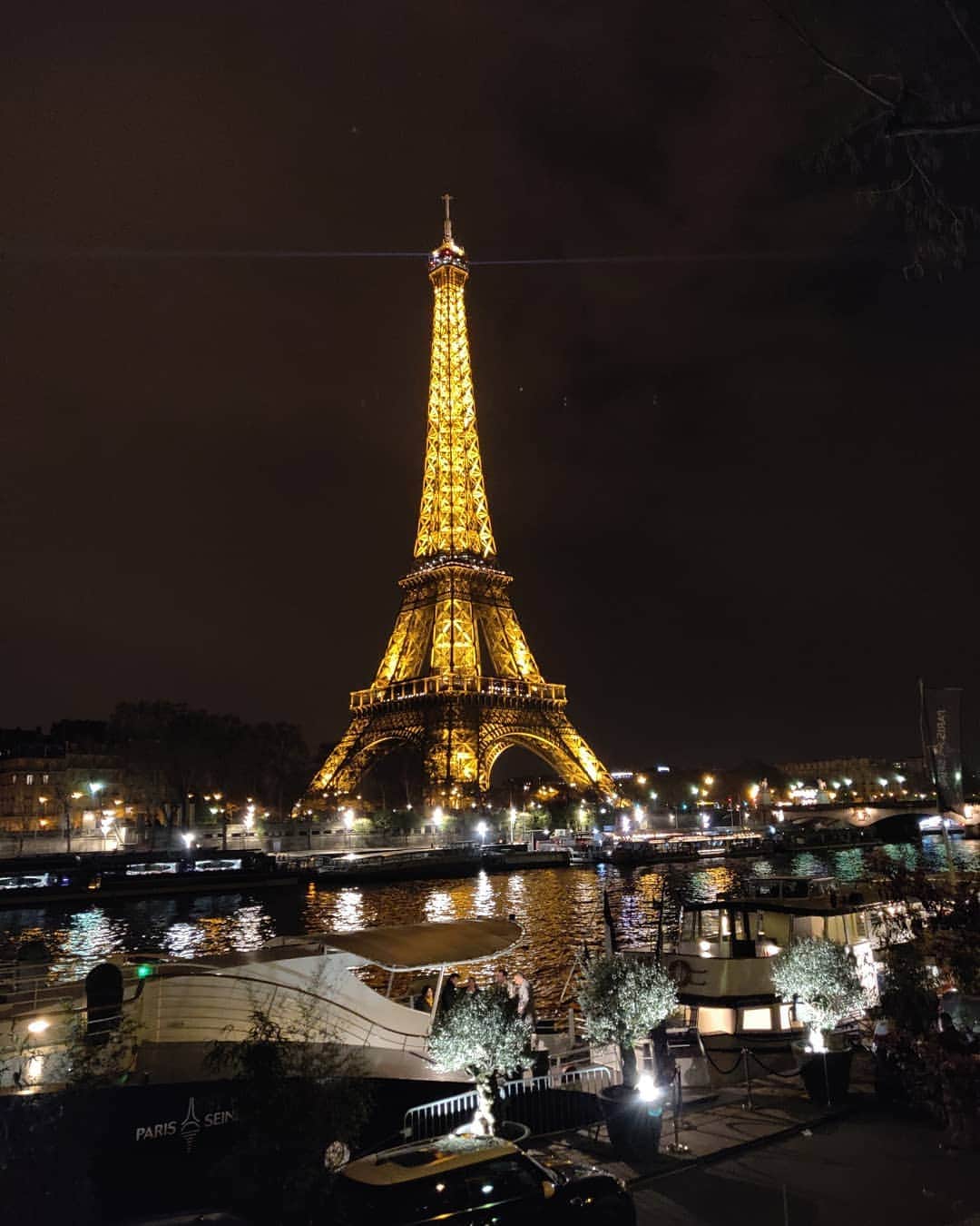 ティナ・デサイさんのインスタグラム写真 - (ティナ・デサイInstagram)「Paris by night ❤️❤️❤️」4月3日 7時05分 - desaitina