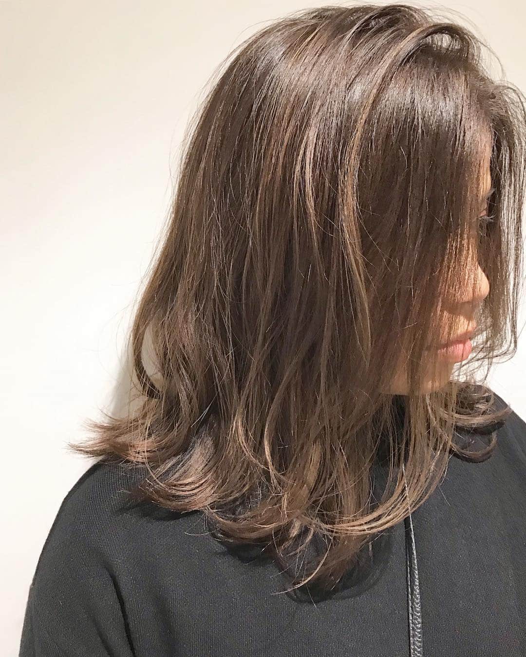 diptyMOILA diptyMOILA さんのインスタグラム写真 - (diptyMOILA diptyMOILA Instagram)「髪をキレイに色持ちもキープし続けたい方に🍀 . . メンテナンスカラー+キラスイ ¥7560 . メンテナンスカラー+キラスイ+ミネコラtr ¥18360 . dipty MOILAでカラーをされて30日以内でご来店いただくと . ◎カラー料金が半額👛 ◎キラスイの効果(約１ヶ月)とカラー色持ちキープでキレイが持続✨ ◎すぐに気になる白髪対策にも👍 . @d_hamaoka . . #トリートメント #ツヤ髪 #diptymoila #ディプティモイラ #美容室 #大阪 #心斎橋 #南船場 #ホリスティックカラー #ノンダメージサロン #キラスイ #ミネコラ #外ハネボブ #レイヤー #大人ショート ＃お客様スナップ #follow4follow #外国人風ハイライトカラー #煌水 #ベージュ #女性スタイリスト #美容学生 #アシスタント募集 #スタイリスト募集 #リクルート #エレクトロン #春カラー」4月3日 6時57分 - diptymoila917