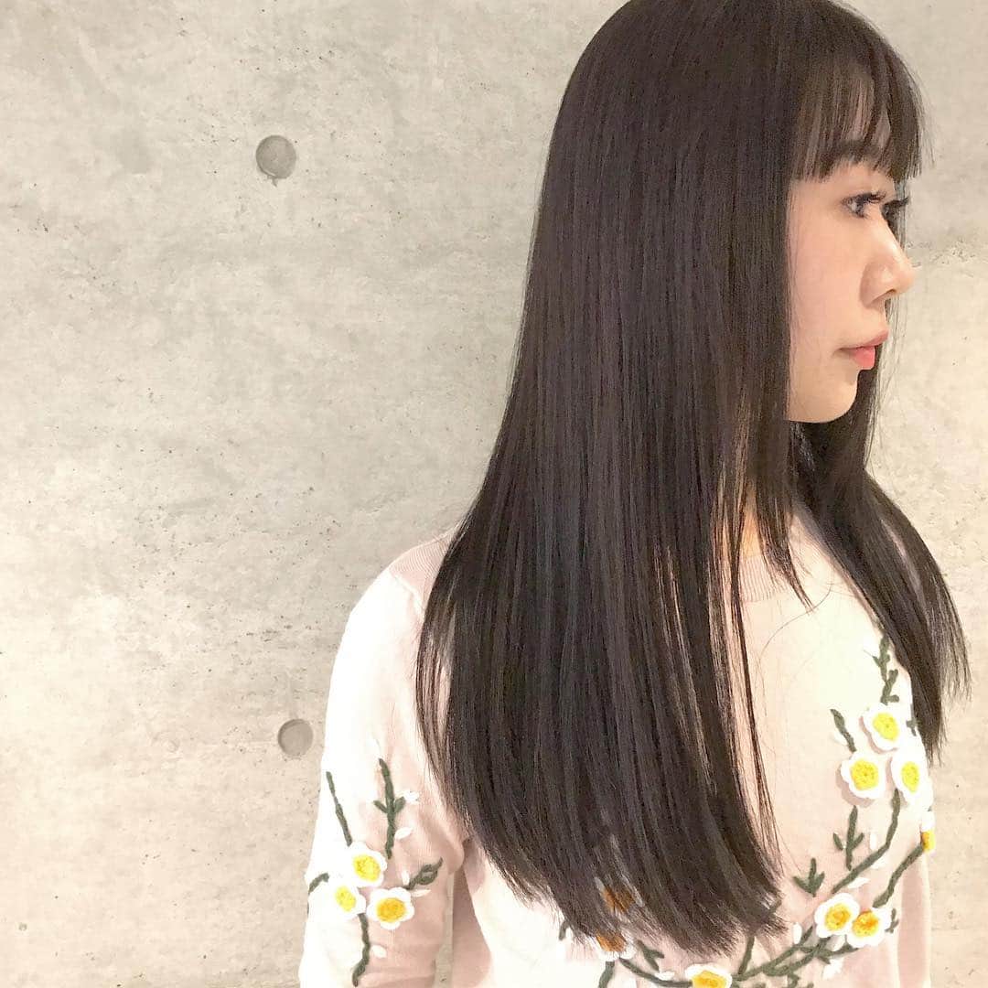 diptyMOILA diptyMOILA さんのインスタグラム写真 - (diptyMOILA diptyMOILA Instagram)「春はダークトーンのオーダーも多い季節🍀 . . 髪をキレイに色持ちもキープし続けたい方に。。 . メンテナンスカラー+キラスイ ¥7560 . メンテナンスカラー+キラスイ+ミネコラtr ¥18360 . dipty MOILAでカラーをされて30日以内でご来店いただくと . ◎カラー料金が半額👛 ◎キラスイの効果(約１ヶ月)とカラー色持ちキープでキレイが持続✨ ◎すぐに気になる白髪対策にも👍 . @d_hamaoka . . #トリートメント #ツヤ髪 #diptymoila #ディプティモイラ #美容室 #大阪 #心斎橋 #南船場 #ホリスティックカラー #ノンダメージサロン #キラスイ #ミネコラ #外ハネボブ #レイヤー #大人ショート ＃お客様スナップ #follow4follow #外国人風ハイライトカラー #煌水 #ベージュ #女性スタイリスト #美容学生 #アシスタント募集 #スタイリスト募集 #リクルート #エレクトロン #春カラー」4月3日 6時57分 - diptymoila917