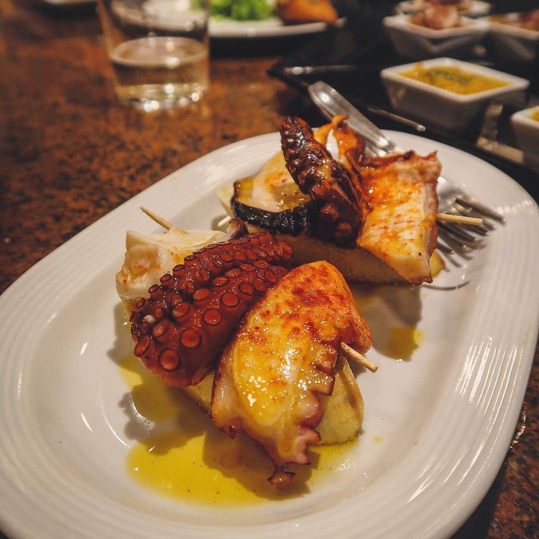 Eat With Steph & Coさんのインスタグラム写真 - (Eat With Steph & CoInstagram)「Spent the weekend eating lots and lots of pinxtos, aka Basque country’s answer to tapas, and came back a happy belly. Here’s some of that food I consumed 🐙 📷 @verna.banana #sansebastian #pintxos #tapas #spanishfood #spanish #octopus #pulpo #seafood #yum #traveleats」4月3日 7時31分 - eatwithsteph_ldn