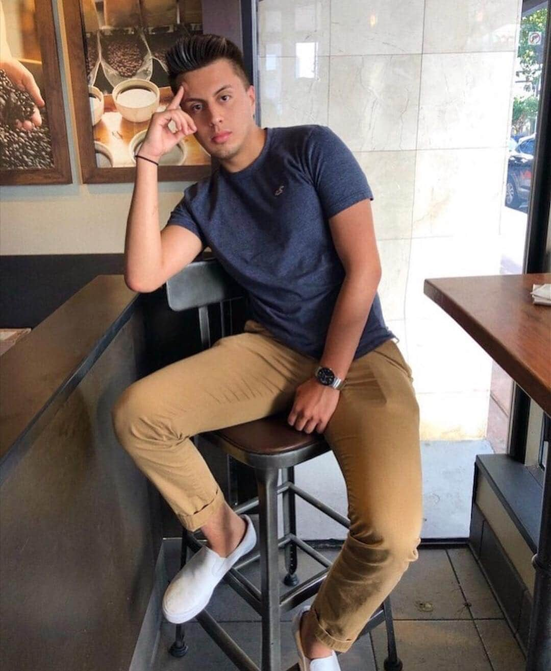 Hollister Co.さんのインスタグラム写真 - (Hollister Co.Instagram)「Got ☕️ on our minds. 📷: @marco_betancourt_ #hollistercollective」4月3日 7時24分 - hollister