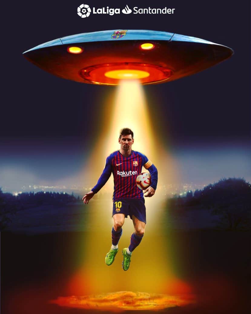 LFPさんのインスタグラム写真 - (LFPInstagram)「The spaceship arrived in time! 👽🛸 • #Messi #Barça #VillarrealBarça #Martian #LaLigaSantander #LaLiga #LaLigaAmérica」4月3日 7時41分 - laliga