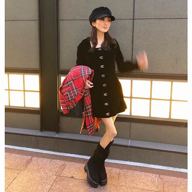 渡邊水希さんのインスタグラム写真 - (渡邊水希Instagram)「↩︎↩︎↩︎✖3📸 #ootdfashion  #myfavorite #onepiece @beep_ss  #coat @lilyboutique_official  #boots @rudgley_official  #🧢 @anap_official #bag @hermes #内海水希」4月3日 7時51分 - mizuki__watanabe