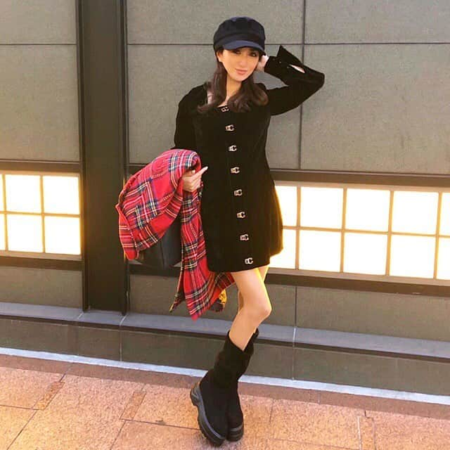 渡邊水希さんのインスタグラム写真 - (渡邊水希Instagram)「↩︎↩︎↩︎✖3📸 #ootdfashion  #myfavorite #onepiece @beep_ss  #coat @lilyboutique_official  #boots @rudgley_official  #🧢 @anap_official #bag @hermes #内海水希」4月3日 7時51分 - mizuki__watanabe