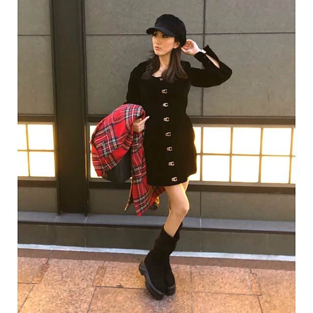 渡邊水希さんのインスタグラム写真 - (渡邊水希Instagram)「↩︎↩︎↩︎✖3📸 #ootdfashion  #myfavorite #onepiece @beep_ss  #coat @lilyboutique_official  #boots @rudgley_official  #🧢 @anap_official #bag @hermes #内海水希」4月3日 7時51分 - mizuki__watanabe