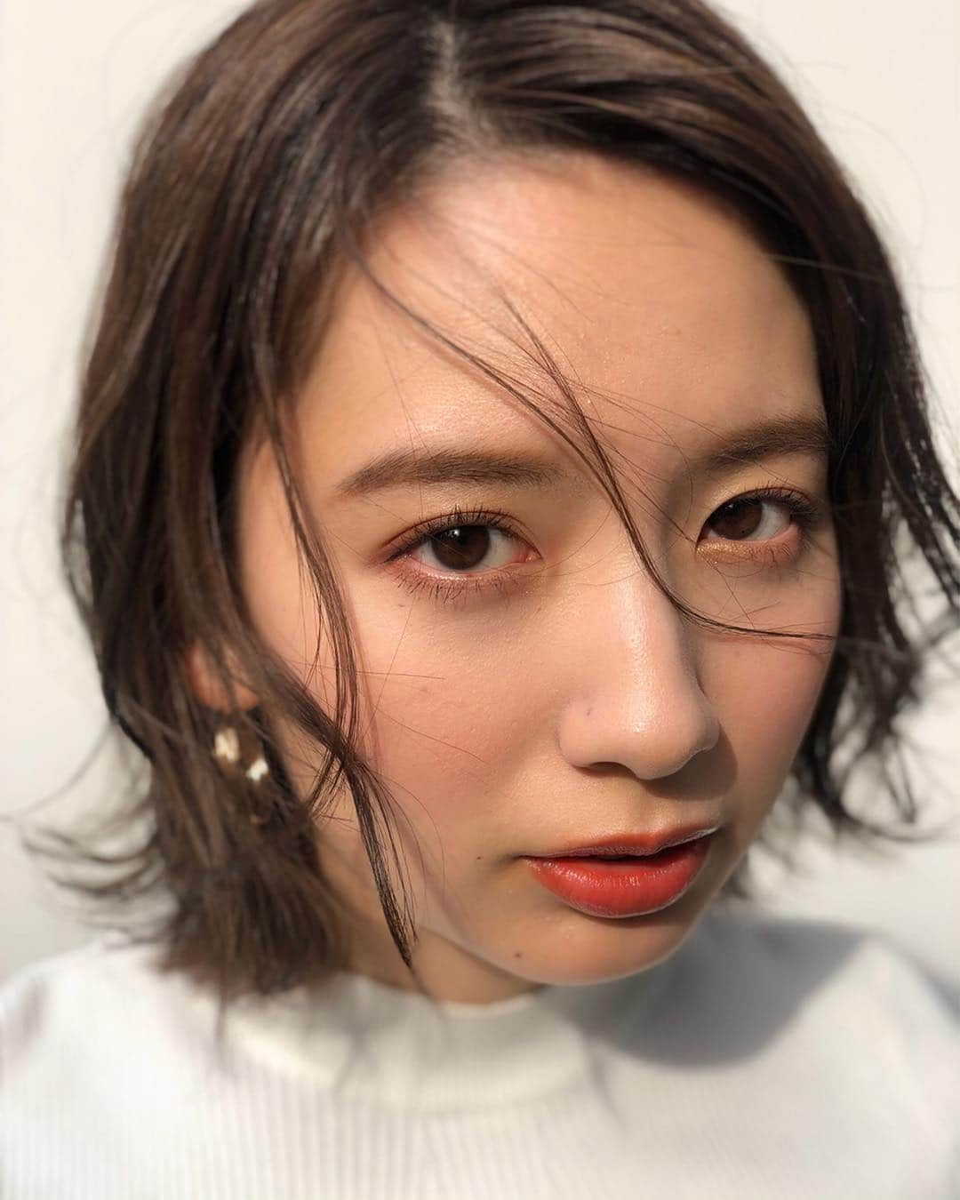 ヘアメイク&ネイル専門店 アトリエはるかさんのインスタグラム写真 - (ヘアメイク&ネイル専門店 アトリエはるかInstagram)「. 【アトリエはるかおすすめメイク】 . オレンジアイシャドウメイク🧡 リップは人気の #セルヴォーク09  を使用してます。 . . こちらは、 宮下 亜紗実（@atelierharuka_miyashita）が担当しました！  モデルさんはずずかさん（@suppiii401） . . #アトリエはるか  #ヘアアレンジ  #ヘアセット #ヘアメイク  #結婚式  #花嫁  #プレ花嫁  #サロンモデル  #ボブアレンジ  #celvoke  #オレンジアイシャドウ #名古屋  #渋谷  #新宿  #池袋  #横浜  #有楽町  #なんば  #心斎橋  #天神  #hairarrange  #bridal  #헤어  #헤어스타일  #헤어세트  #헤어어레인지 #결혼  #신부  #결혼식」4月3日 8時15分 - atelierharuka_official