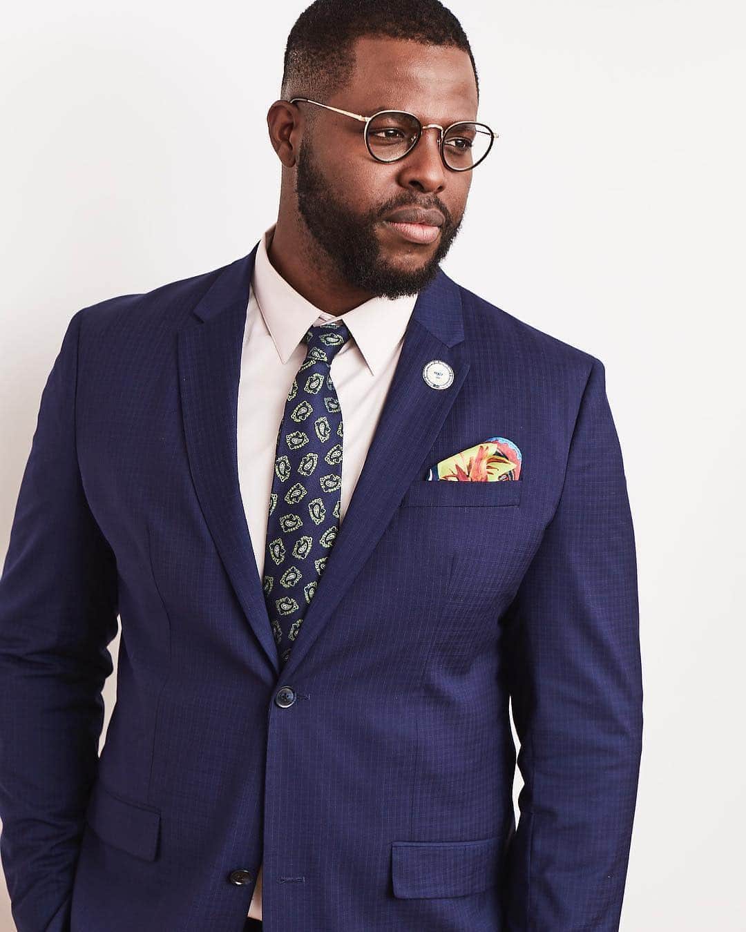 ペリーエリスのインスタグラム：「@winstoncduke wore our Modern Fit Subtle Plaid Suit while announcing the @naacpimageawards nominations in Pasadena, California. #repost 📷 @jennyricker #PerryEllis #LifeReadySince1976」