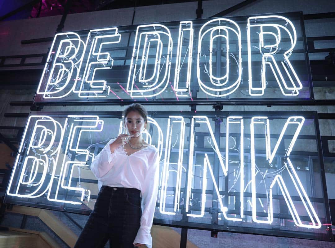 大桑マイミのインスタグラム：「DiorAddict  BE DIOR BE PINK DIOR makeup EVENT "ADDICT CITY"  フォトジェニックなピンクな世界 素敵だった。 お気に入りのripみつけちゃった。  気分あがるね。 ＊＊＊＊ 4.3-4.7 まで hotel koe tokyo  #ディオールアディクトステラーシャイン @dior @diormakeup」