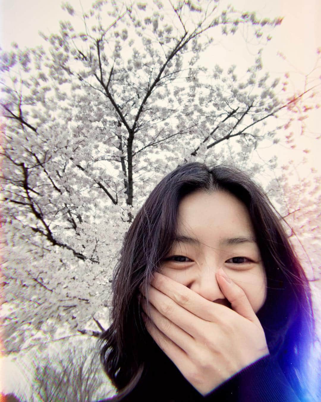 リウ・ウェンのインスタグラム：「Smile for spring!😄」