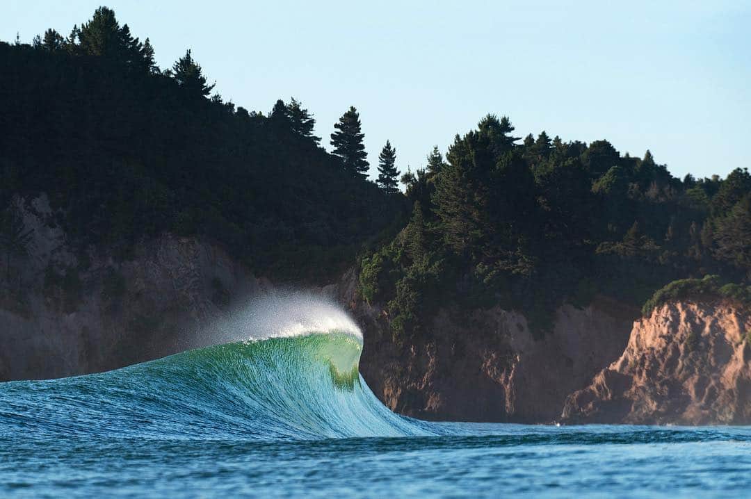 surflineさんのインスタグラム写真 - (surflineInstagram)「Good-Epic: Dreamy New Zealand Beachbreak, April 1st -- A brief celebration of one solitary, perfect peak | @waterwaystravel 📷: @ramboestrada」4月3日 8時41分 - surfline