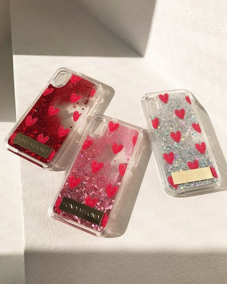 HONEY MI HONEY OFFICIALさんのインスタグラム写真 - (HONEY MI HONEY OFFICIALInstagram)「PRE ORDER  glitter heart iPhonecase ¥3,300  iphone6/6s7/8	 iphoneX/XS  @honeymihoney_style  #HONEYMIHONEY」4月3日 8時49分 - honeymihoney_official