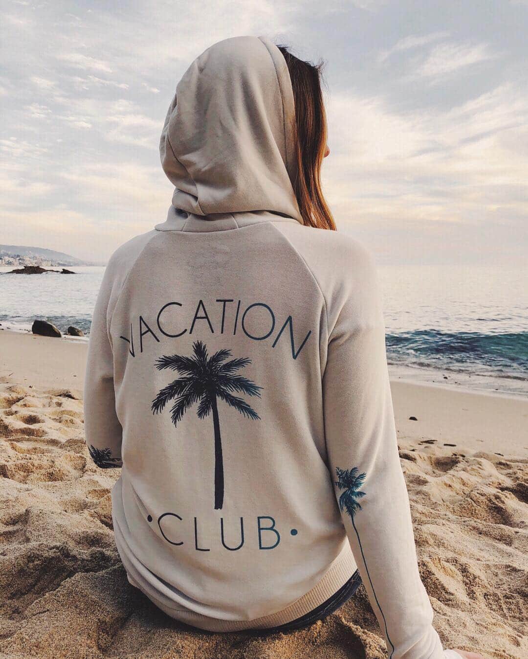 チェイサーのインスタグラム：「Vacation dreaming ✨ via @rachell.elise #chaserbrand」
