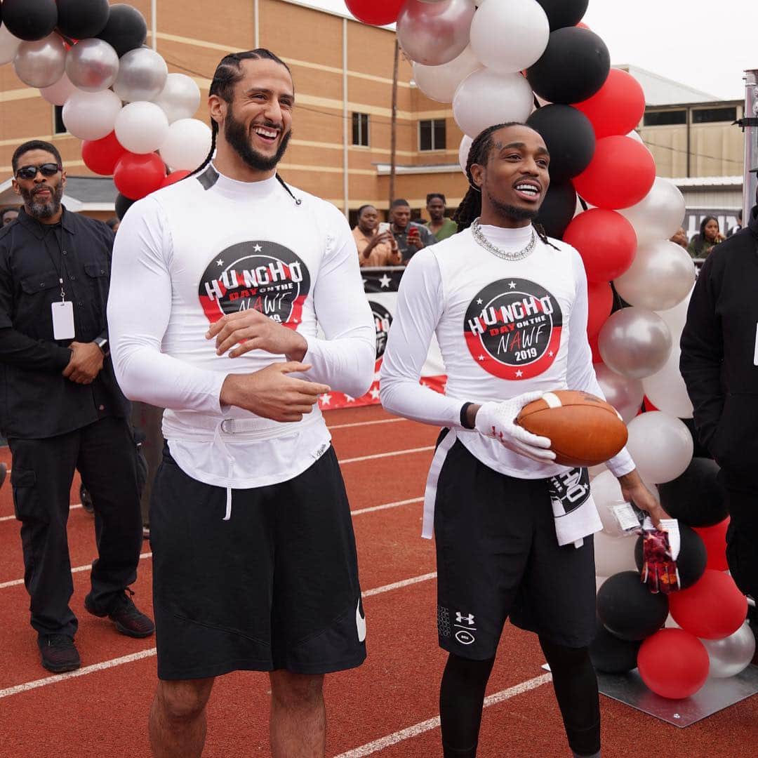 コリン・キャパニックのインスタグラム：「Huge birthday shout to my Brother @quavohuncho! Had an amazing time celebrating with you at #hunchoday in the ATL! Appreciate you inviting me and my Brother @e_reid35 to play, and always supporting us! Great seeing you give back to the community you grew up in. Let’s keep going! ✊🏾 📷: @djtonedef」
