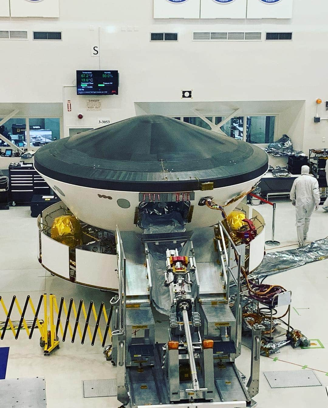 リズ・クライモさんのインスタグラム写真 - (リズ・クライモInstagram)「Thank you @nasajpl for having us today, and giving us such an incredible tour - what an amazing experience. Good luck topping that, next Tuesday 🚀 #nasajpl #marscuriosity #marsopportunity」4月3日 8時50分 - lizclimo