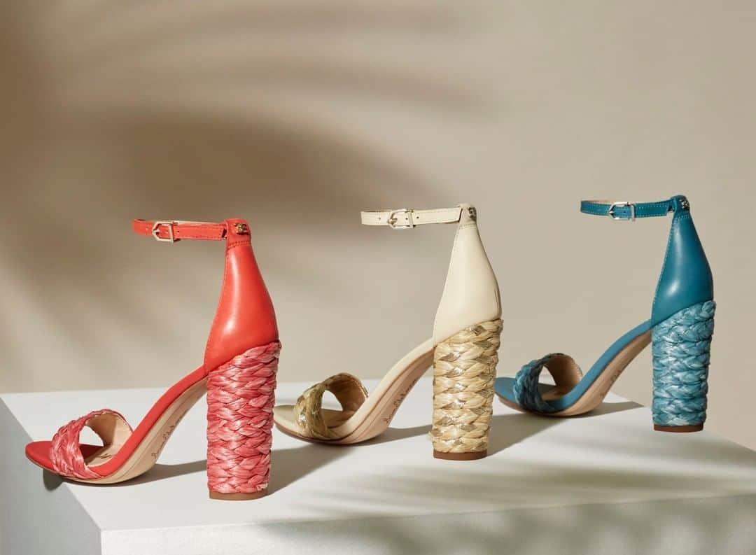 サムエデルマンのインスタグラム：「Wrapped in raffia - meet our Yoana sandal!」