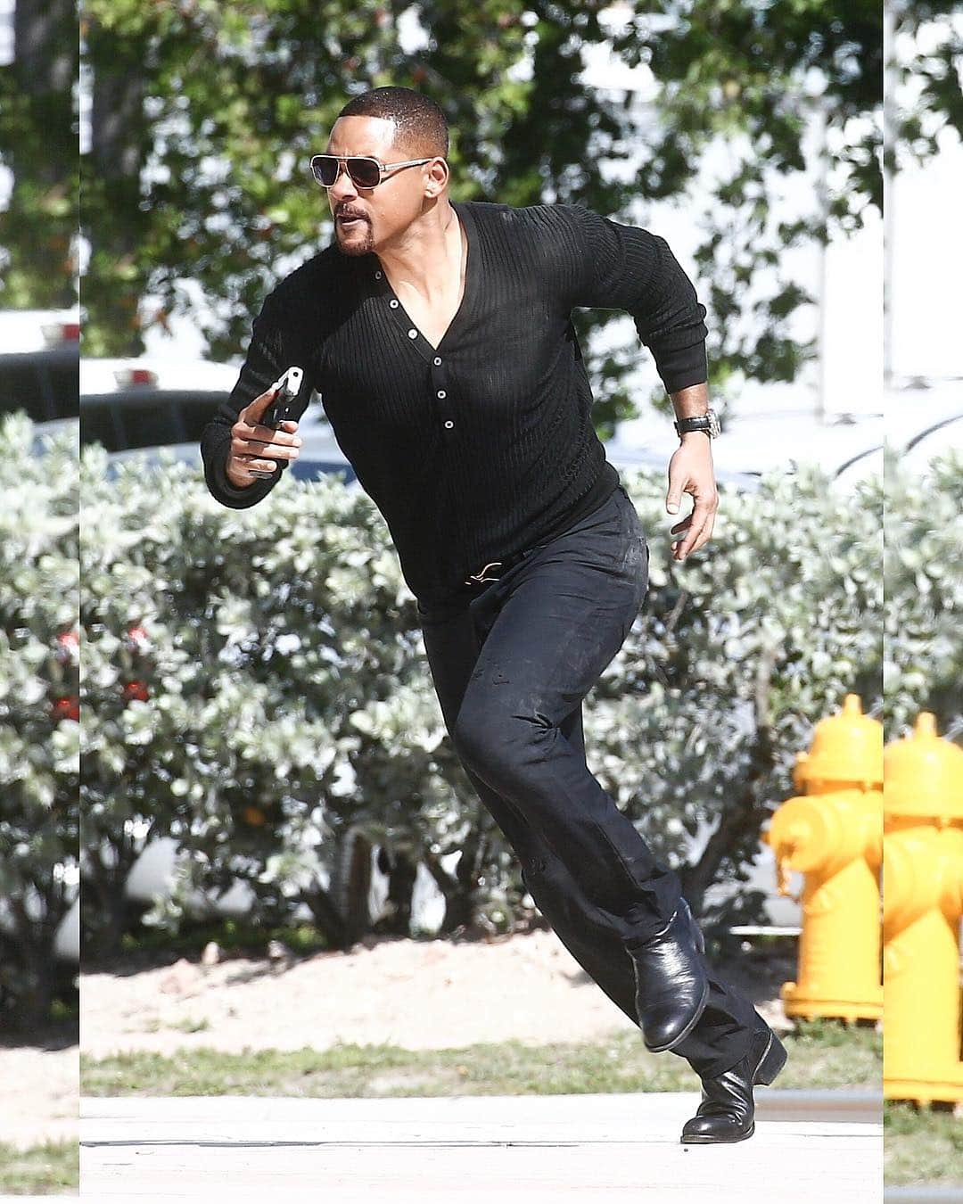 Just Jaredさんのインスタグラム写真 - (Just JaredInstagram)「@willsmith jumps into action for a scene on the set of his upcoming movie “Bad Boys for Life.” He was joined by co-star @martinlawrence! #WillSmith #MartinLawrence Photos: Backgrid」4月3日 9時04分 - justjared