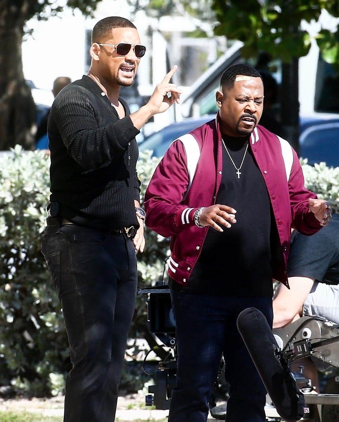 Just Jaredさんのインスタグラム写真 - (Just JaredInstagram)「@willsmith jumps into action for a scene on the set of his upcoming movie “Bad Boys for Life.” He was joined by co-star @martinlawrence! #WillSmith #MartinLawrence Photos: Backgrid」4月3日 9時04分 - justjared