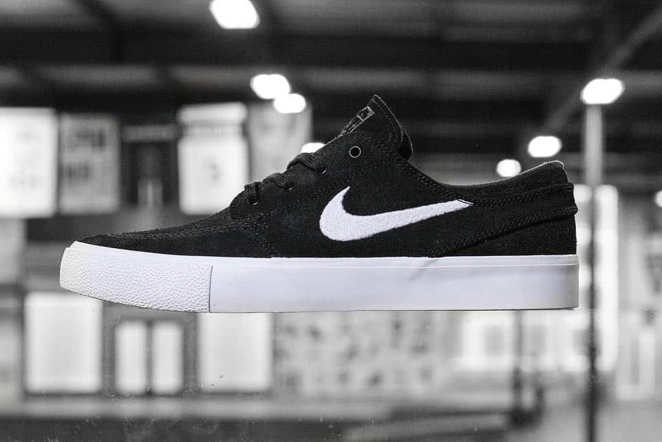 The Berricsさんのインスタグラム写真 - (The BerricsInstagram)「Tuned. Retuned. Fine-tuned. #10yearsofjanoski  The Zoom @stefanjanoski Remastered features a lighter, more flexible construction courtesy of a tri-star midsole and retuned outsole.  The Remastered tooling also arrives on the Slip, Mid and AC silhouettes. Available soon in The Canteen.🛒 🔗LINK IN BIO🔗」4月3日 9時11分 - berrics
