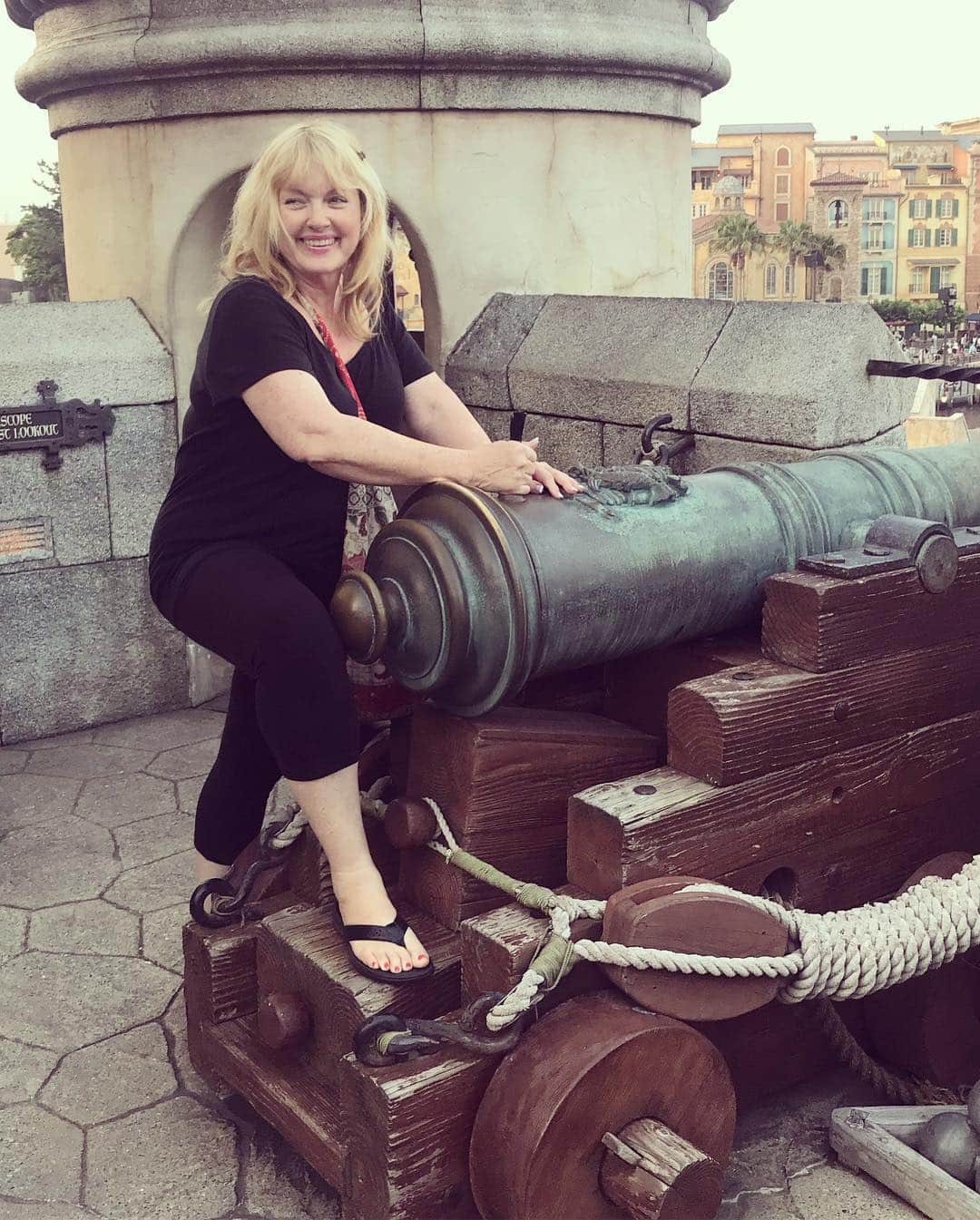 アシュレー・ジョンソンさんのインスタグラム写真 - (アシュレー・ジョンソンInstagram)「Today is my Momma’s Birthday. She’s truly the greatest and I feel so lucky I get to have her for a mother. She has raised my brother, sister and me, to live life with adventure and to take chances. She’s an extraordinary woman who’s lived an extraordinary life and has the stories to prove it. I’m so proud of her. For everything she’s been through and the woman she’s decided to become. She’s so funny and silly and delightful and brave and I hope I grow up to be like her one day.  I love you, Momma, so very much. Thank you for shining your bright light on all of us.」4月3日 9時18分 - ashleythejohnson